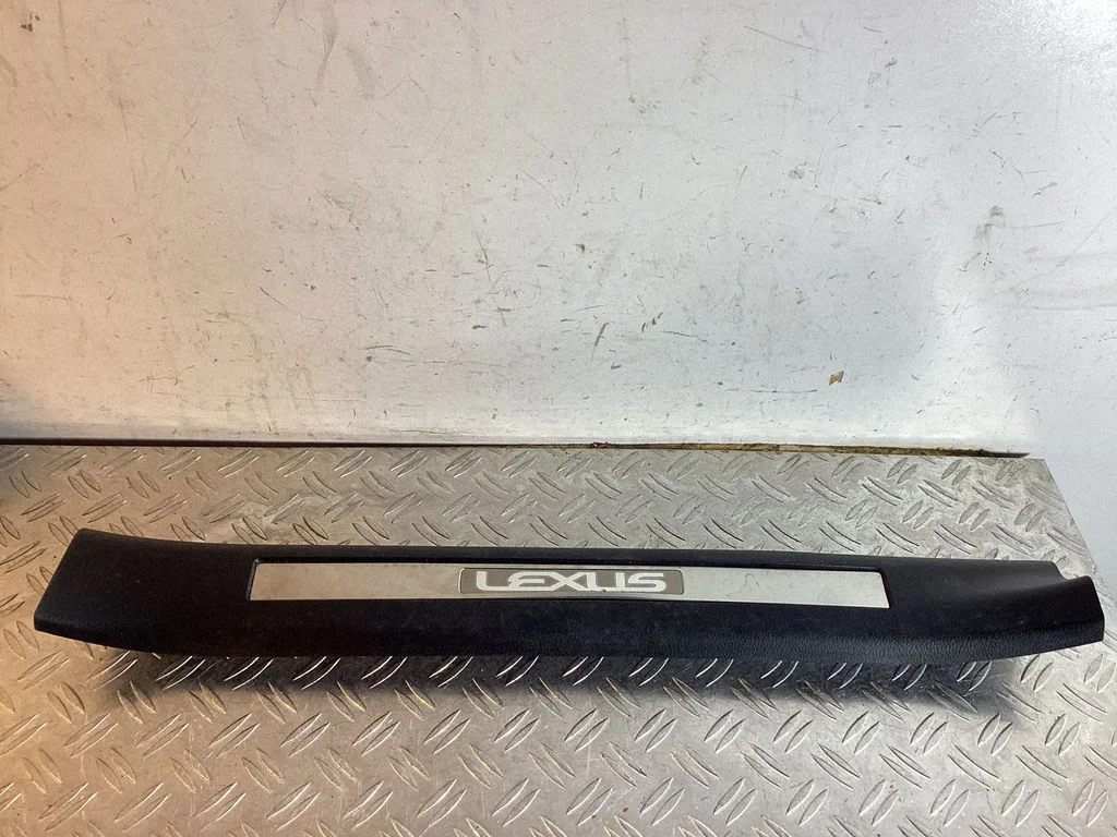Front sill trim cover – Lexus RX 450H (2016-)