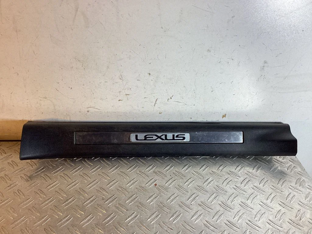 Front sill trim cover – Lexus RX 450H (2016-)