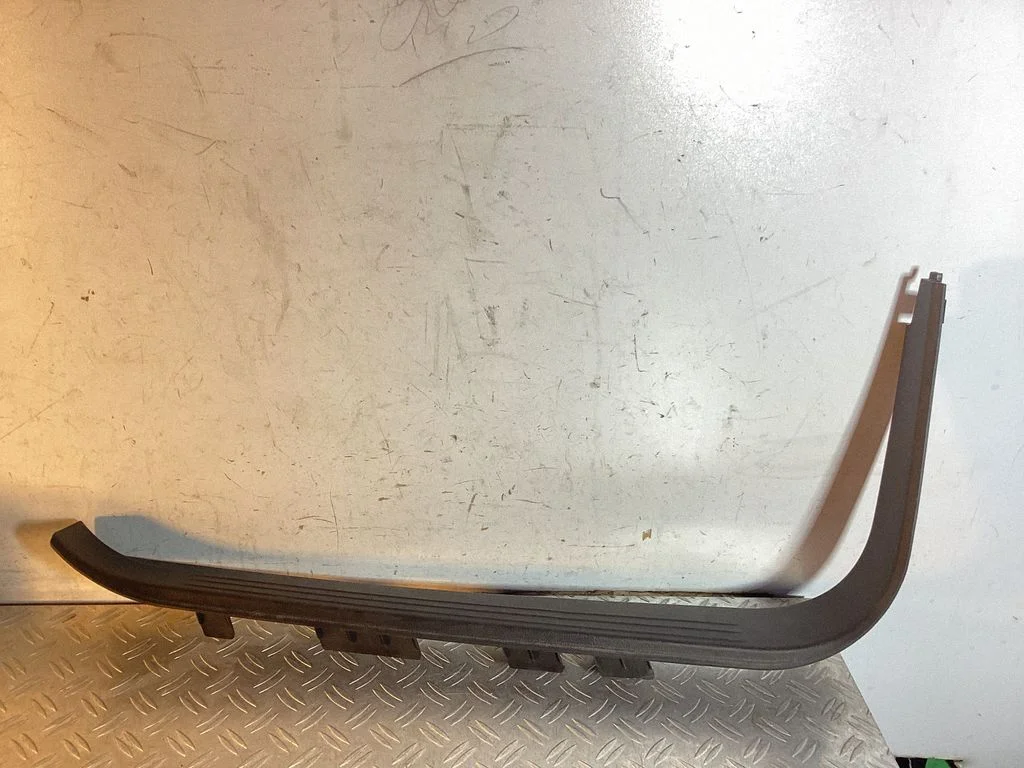 Front sill trim cover 6791360160