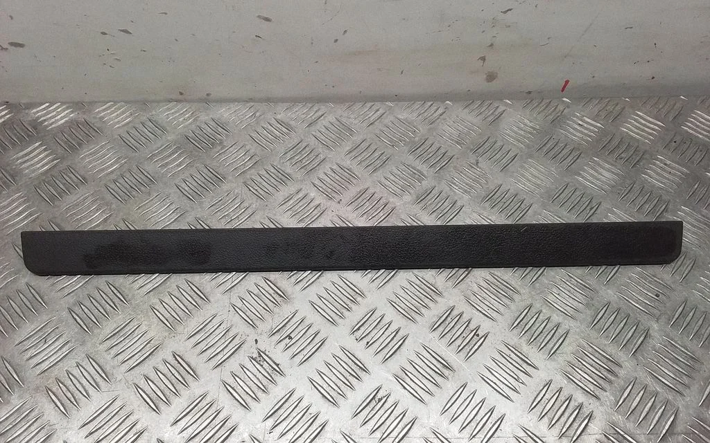 Front sill trim cover 6791160030