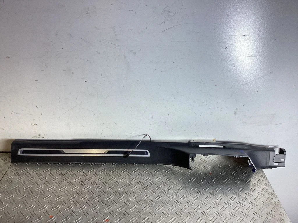 Front sill trim cover 5NA853369