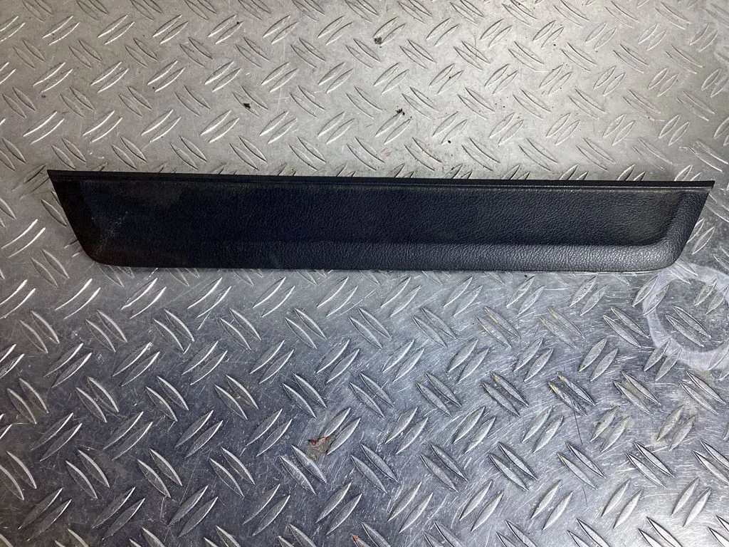 Front sill trim cover – Lexus RX 450H (2016-)