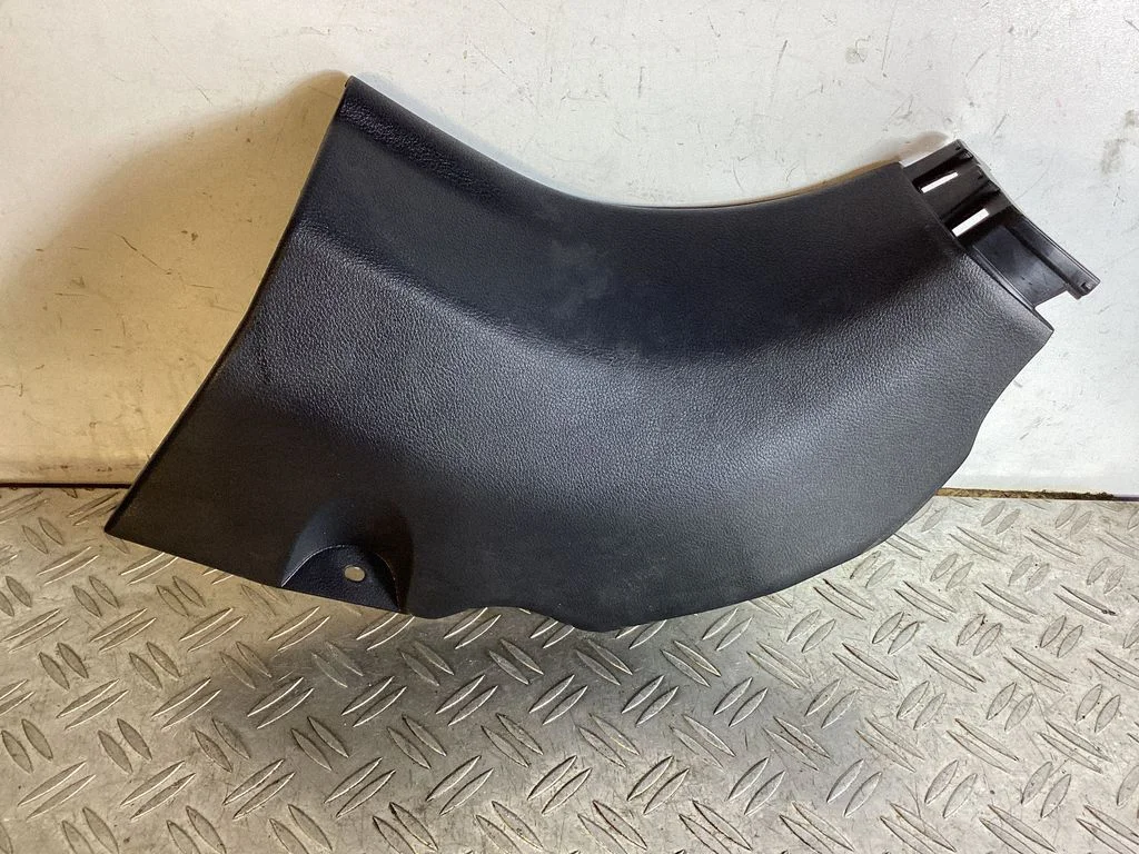 Front sill trim cover 6211178020