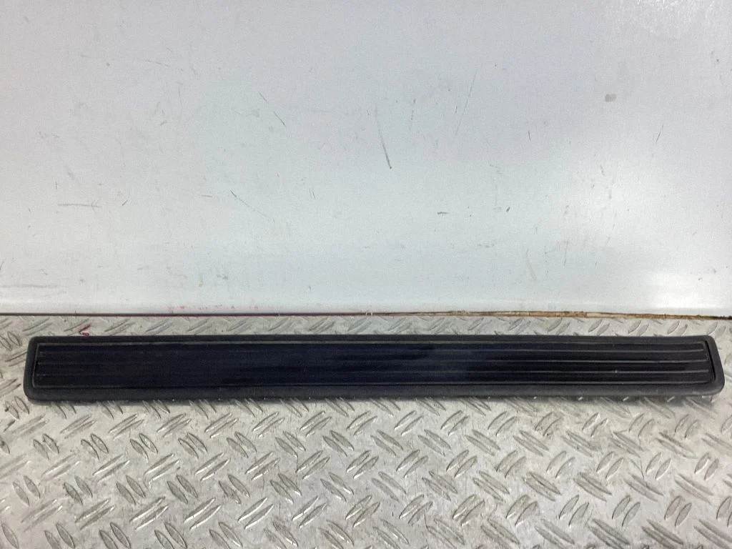 Front sill trim cover – Honda Accord (2008-2016)
