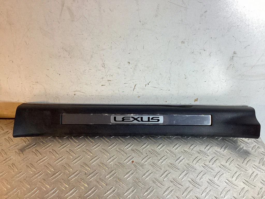 Esilävise kate (sisemine) – Lexus RX 450H (2016-)
