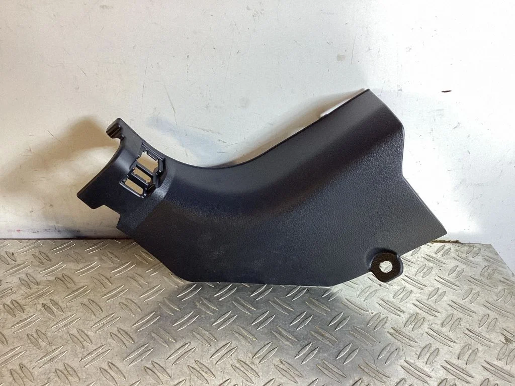 Esilävise kate (sisemine) – Nissan Qashqai (2014-2016)