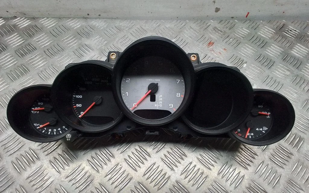 Speedometer (instrument cluster) – Porsche 911 997 (2004-2013)