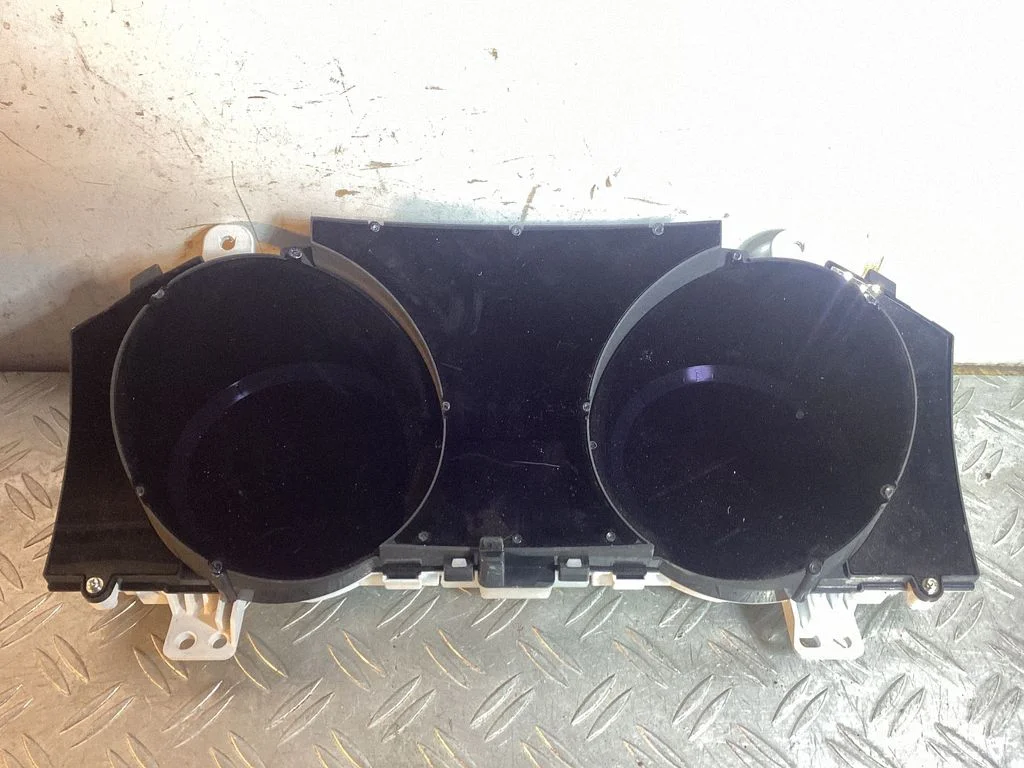 Speedometer (instrument cluster) – Toyota Land Cruiser (J200) (2008-)
