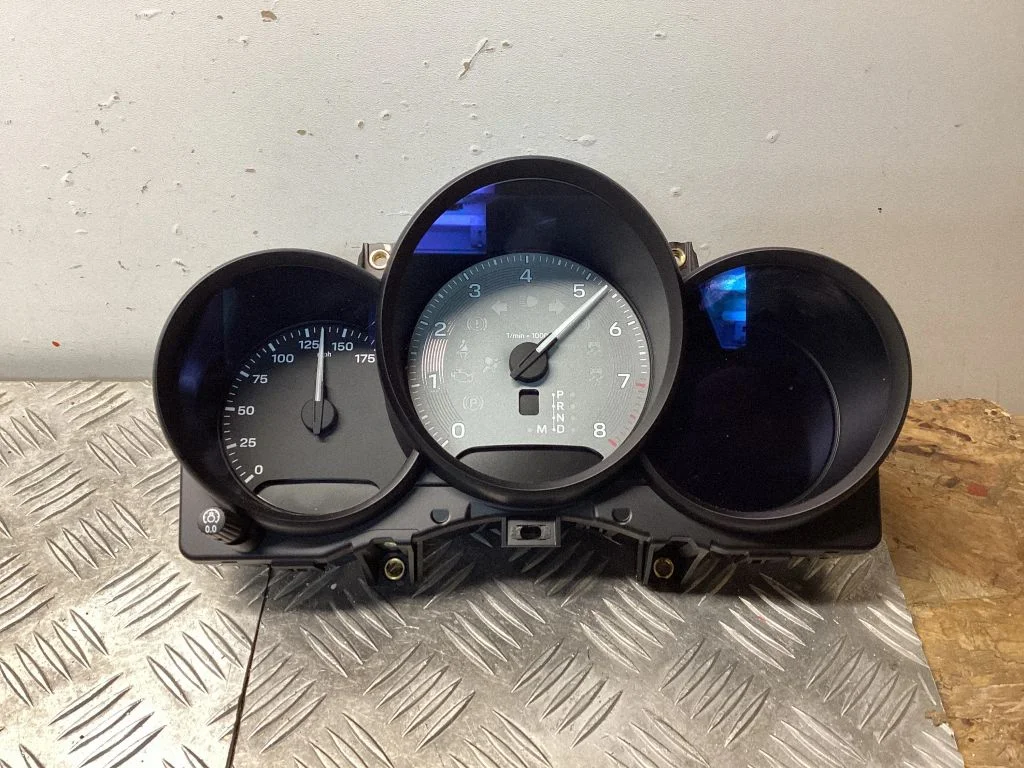 Speedometer (instrument cluster) – Porsche Macan (95B) (2019-)