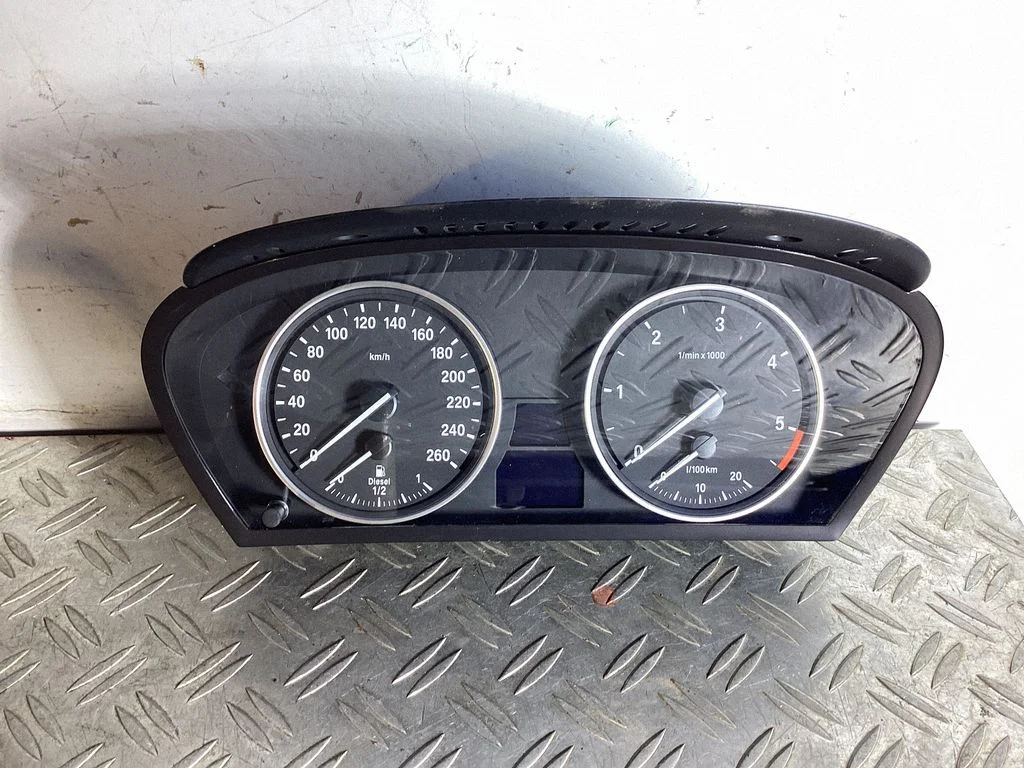 Speedometer (instrument cluster) – BMW X5 E70 (2006-2013)