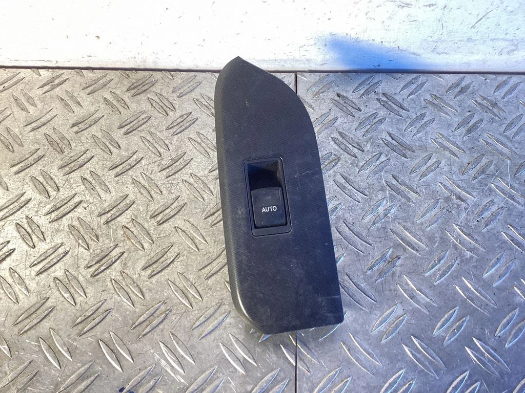 Electric window control switch – Toyota Land Cruiser (J150) (2009-)