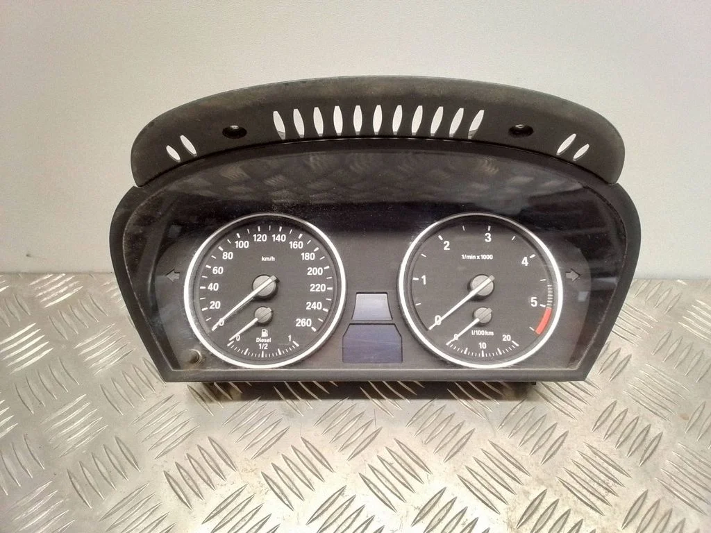 Speedometer (instrument cluster) – BMW X5 E70 (2006-2013)