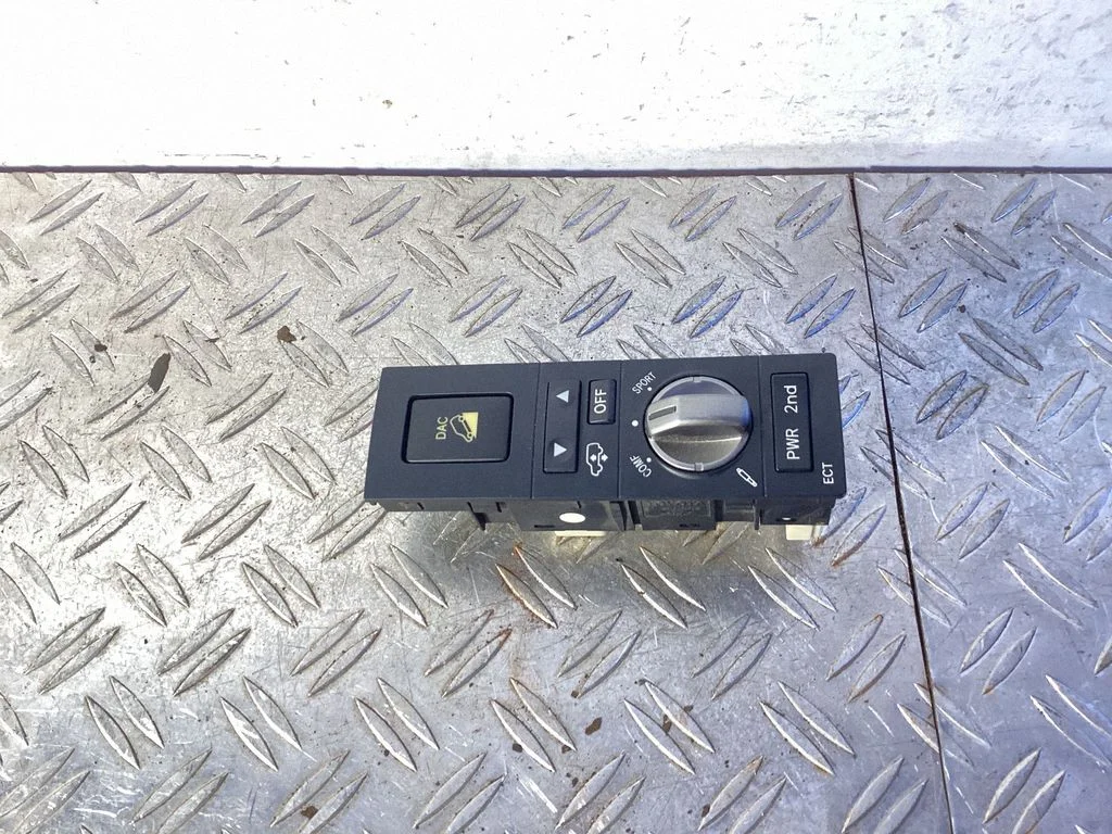 Electric window control switch – Toyota Land Cruiser (J200) (2008-)