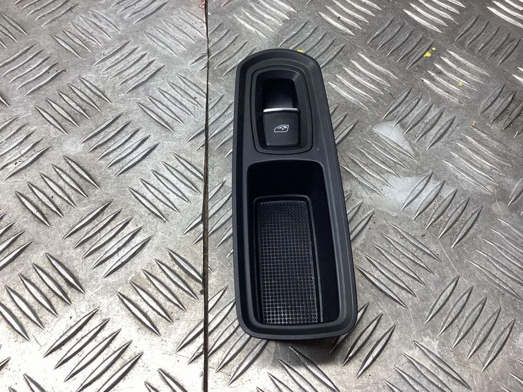 Electric window control switch – Porsche Macan (95B) (2019-)