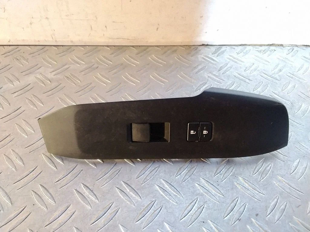 Electric window control switch – Lexus NX (2014-2021)
