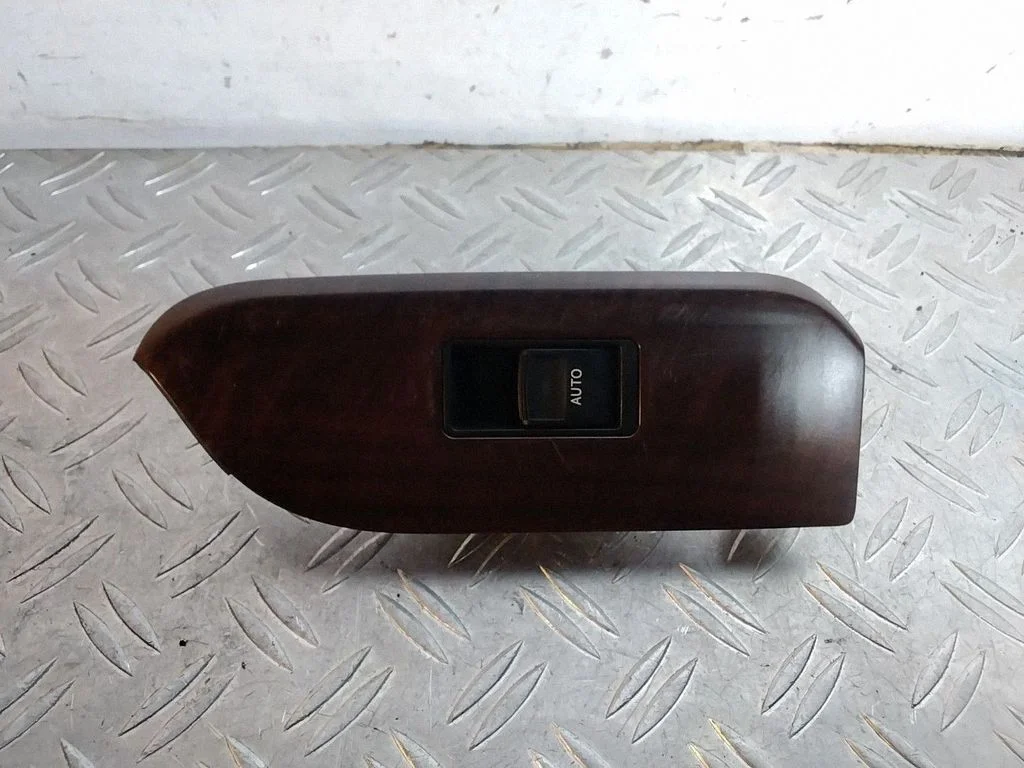 Electric window control switch – Toyota Land Cruiser (J150) (2009-)