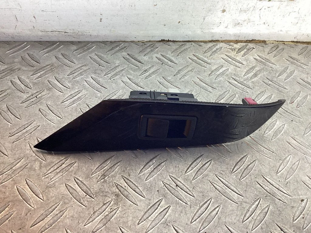 Electric window control switch – Lexus RX 450H (2016-)