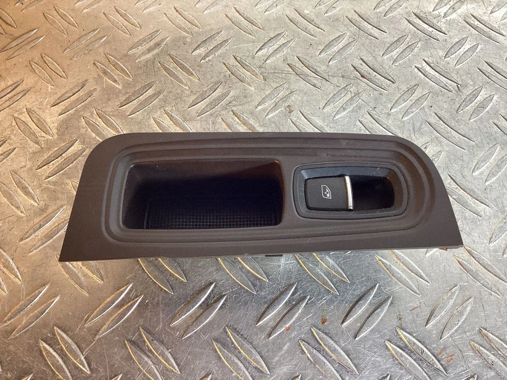 Electric window control switch – Porsche Cayenne (92A) (2010-2017)