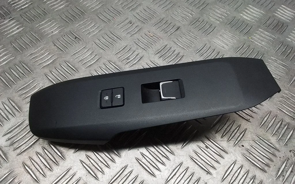 Electric window control switch – Lexus NX (2014-2021)