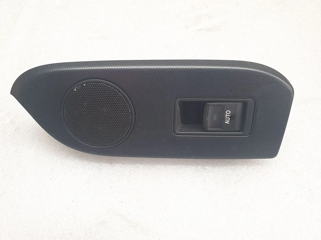 Electric window control switch – Toyota Land Cruiser (J200) (2008-)