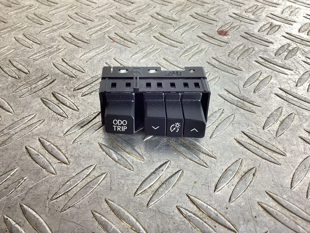 Muud lülitid / nupud / hoovad – Lexus GS 250 350 300H 450H (2013-)