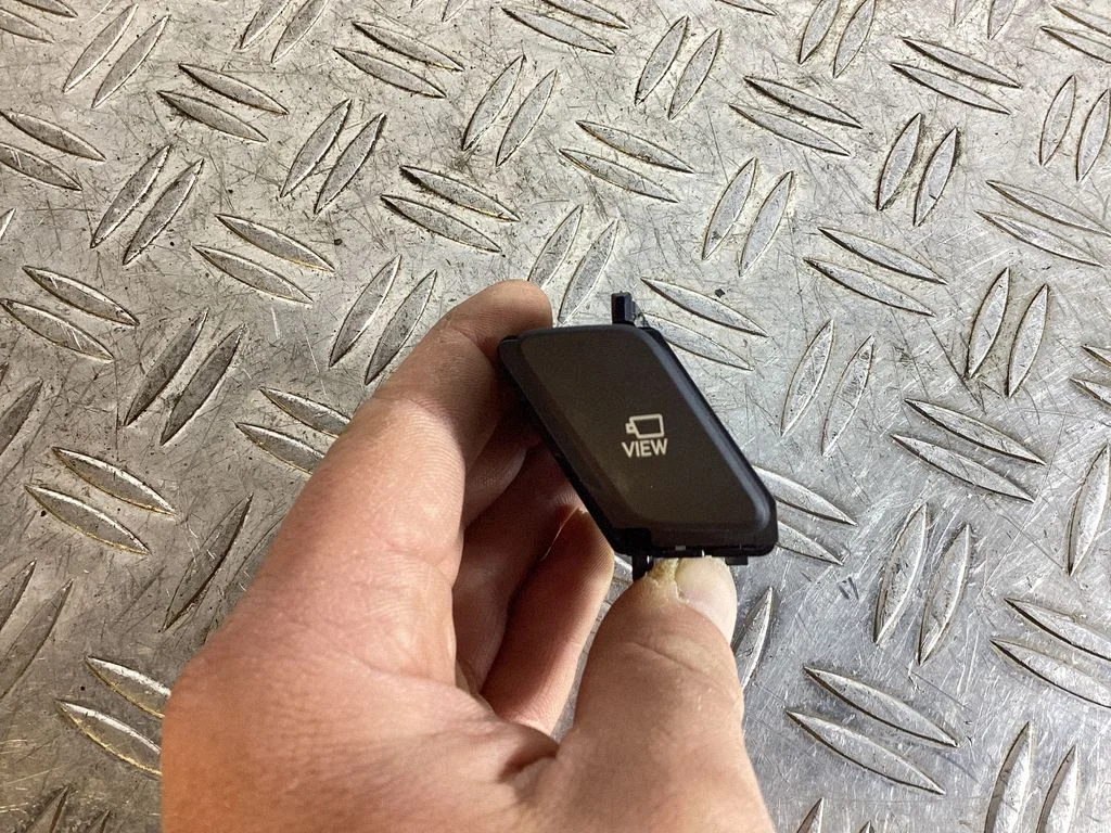 Muud lülitid / nupud / hoovad – Lexus NX (2021-)