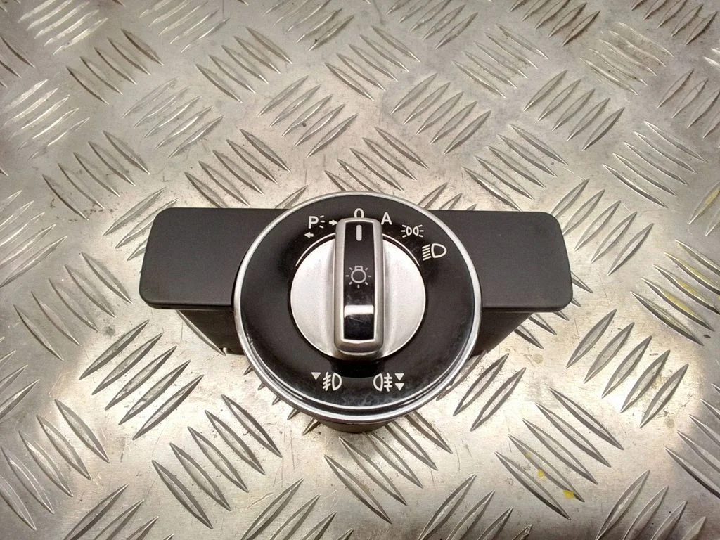 Light switch – Mercedes-Benz E-Class W212 (2009-2016)