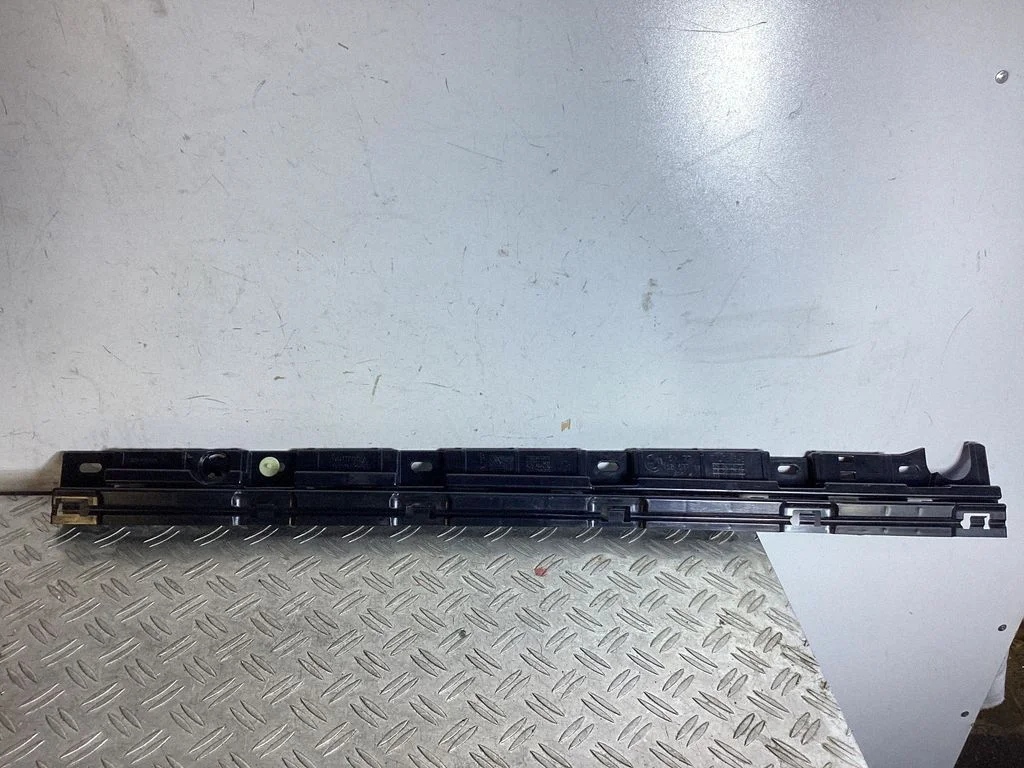 Wzmocnienie progu – BMW Seria 6 F06 Gran coupe (2012-2018)