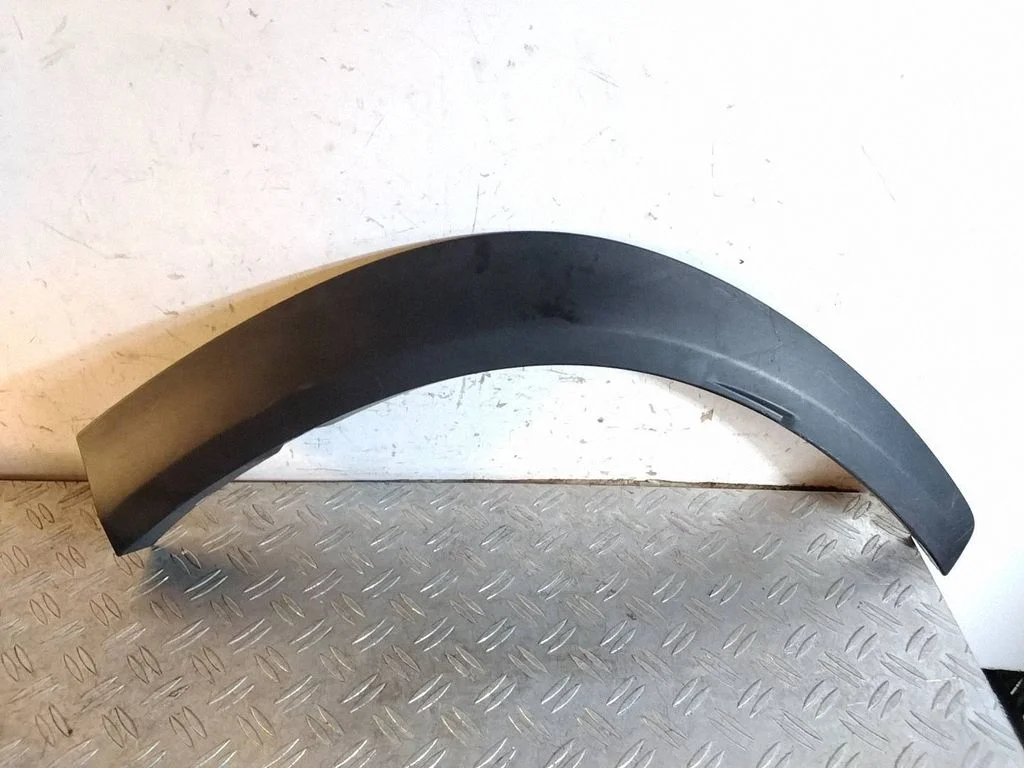 Rear arch trim 7560678010