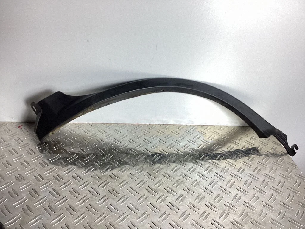 Rear arch trim – Lexus RX 450H (2016-)