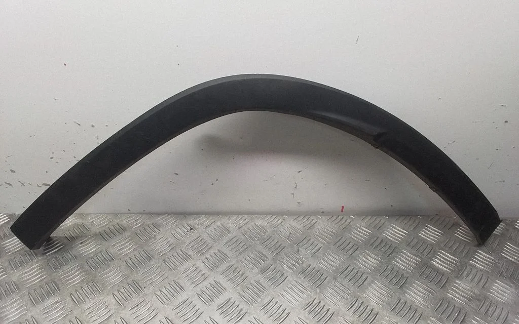Rear arch trim – Lexus RX 450H (2016-)