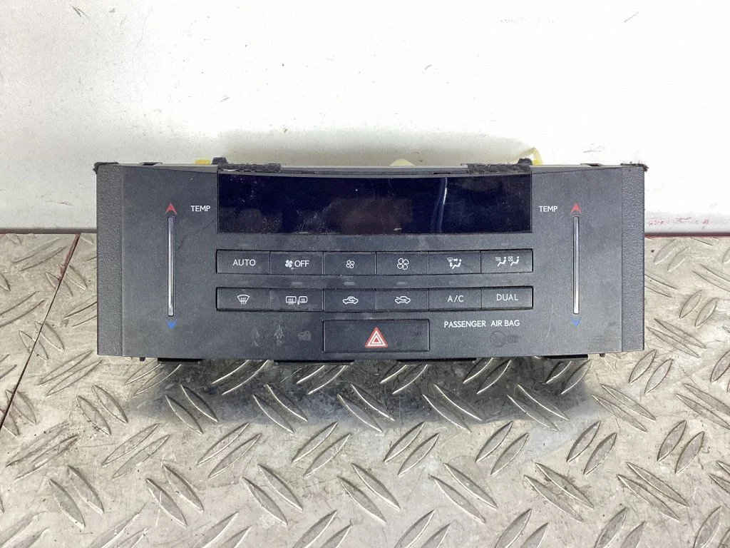 Climate control unit – Lexus IS III XE30 (2013-2020)