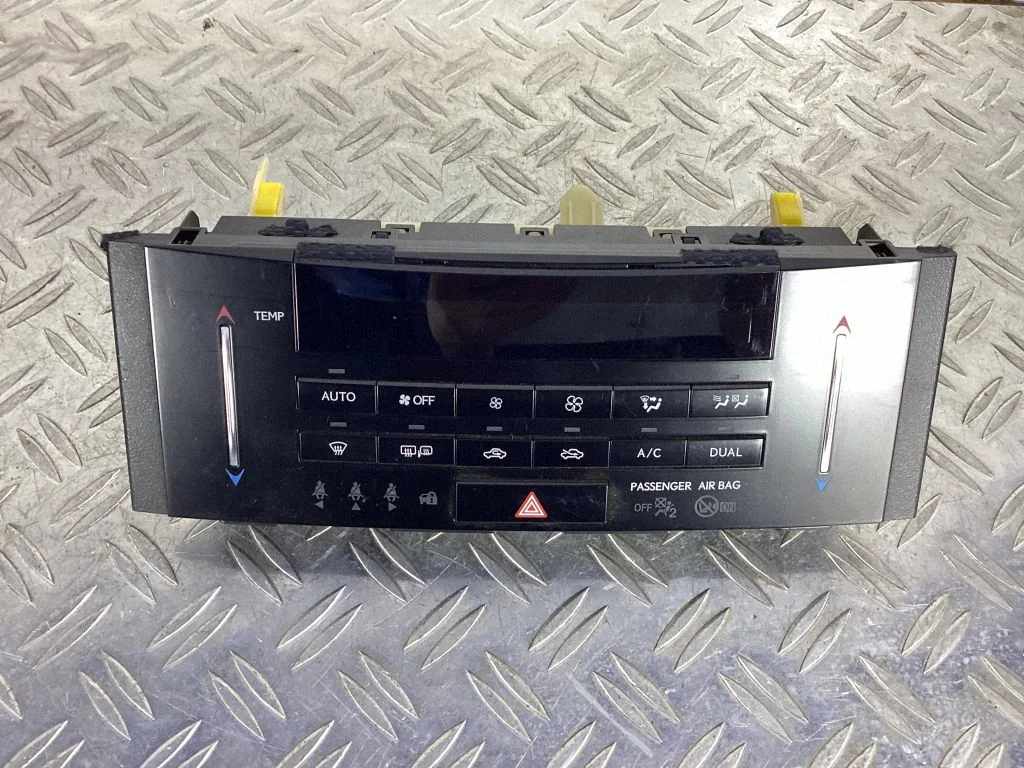 Climate control unit – Lexus IS III XE30 (2013-2020)