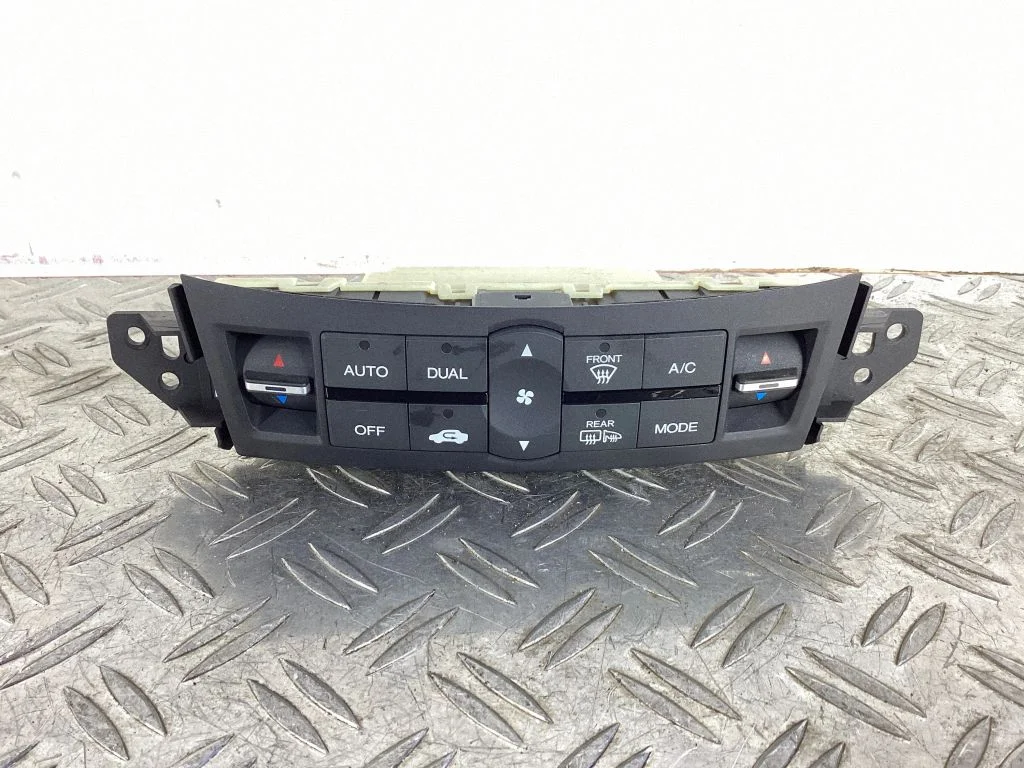 Climate control unit – Honda Accord (2008-2016)