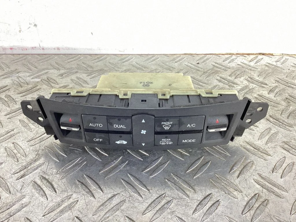 Climate control unit – Honda Accord (2008-2016)