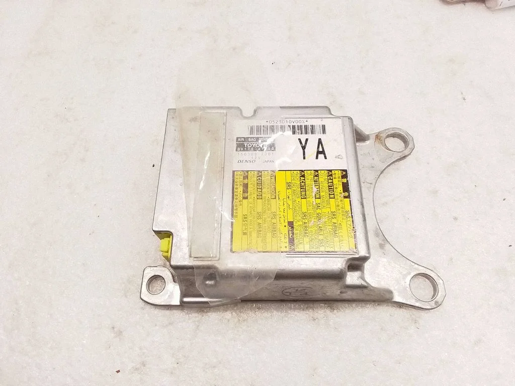 Airbag control unit/module – Toyota Prius (XW30) (2009-2015)