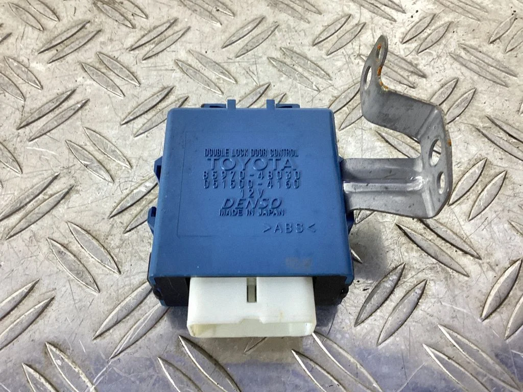 Door central lock control unit/module – Lexus RX III (2008-2015)