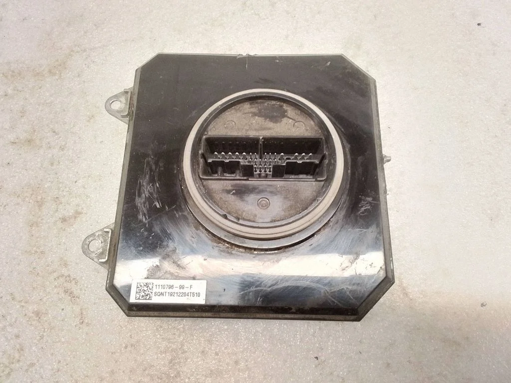 Xenon control unit/module – Tesla Model 3 (2017-)
