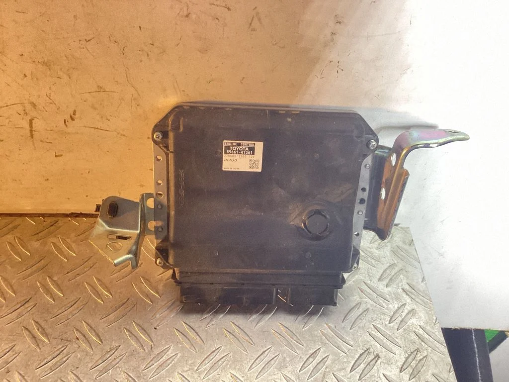 Engine control unit/module – Toyota Prius+ (ZVW40) (2011-2018)