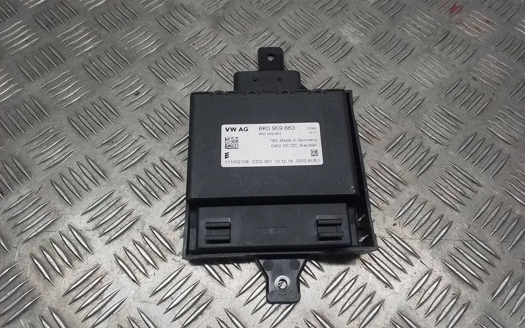 Other control units/modules – Porsche Macan (95B) (2019-)