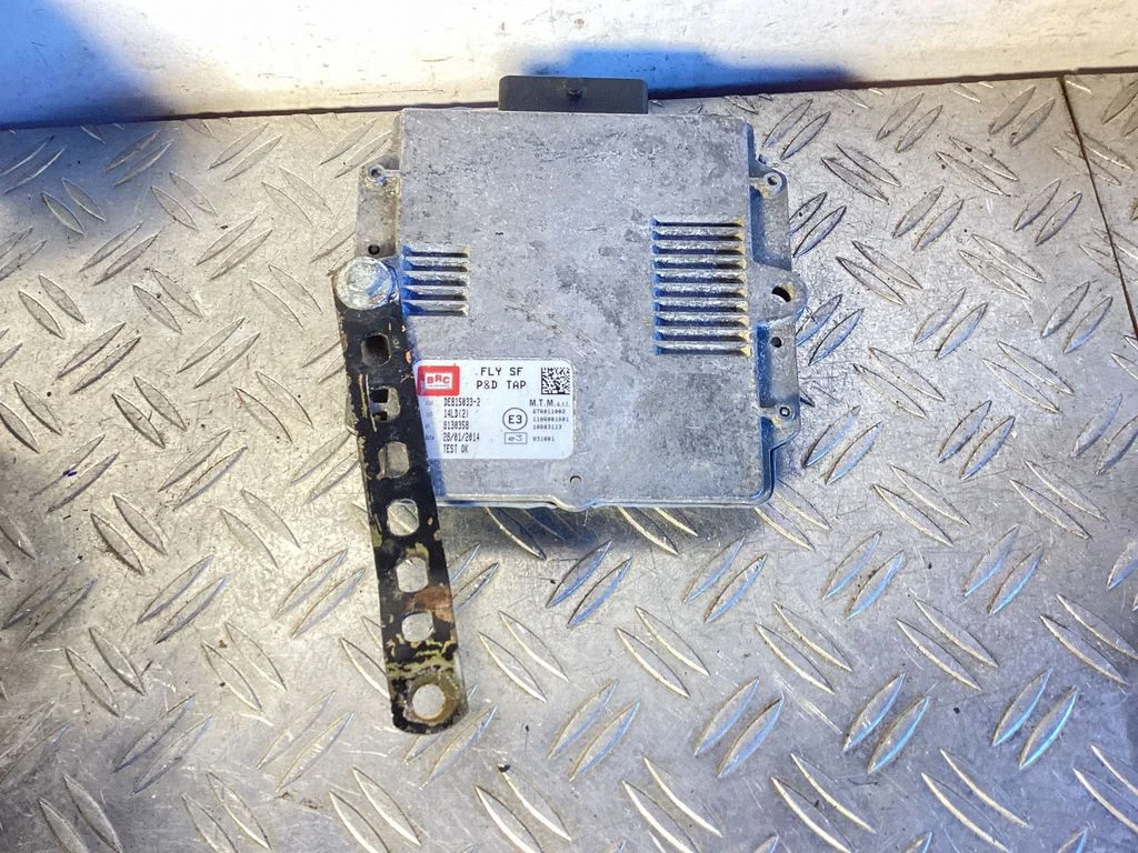 Pozostałe sterowniki i moduły DE8150332