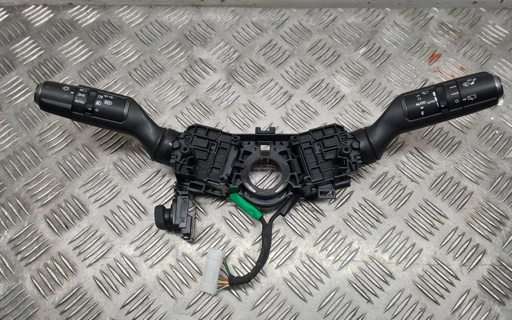 Wiper turn signal indicator stalk/switch – Lexus NX (2021-)