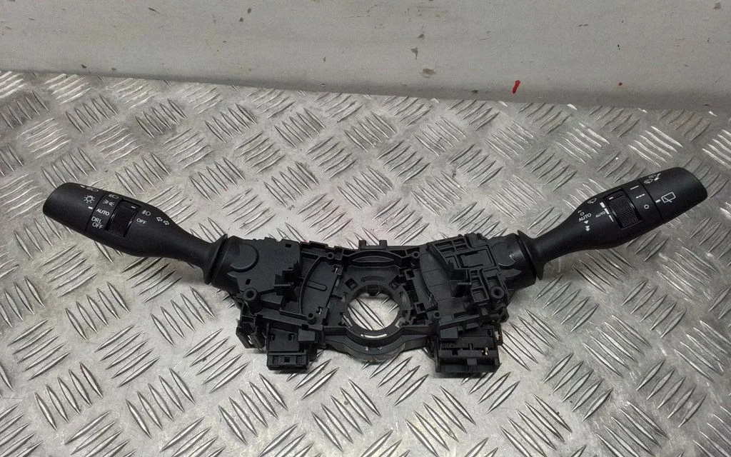 Wiper turn signal indicator stalk/switch – Lexus RX 450H (2016-)