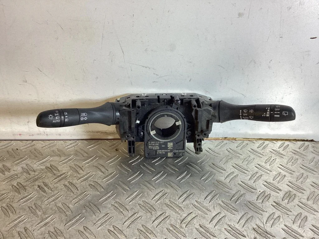 Wiper turn signal indicator stalk/switch 0265019061