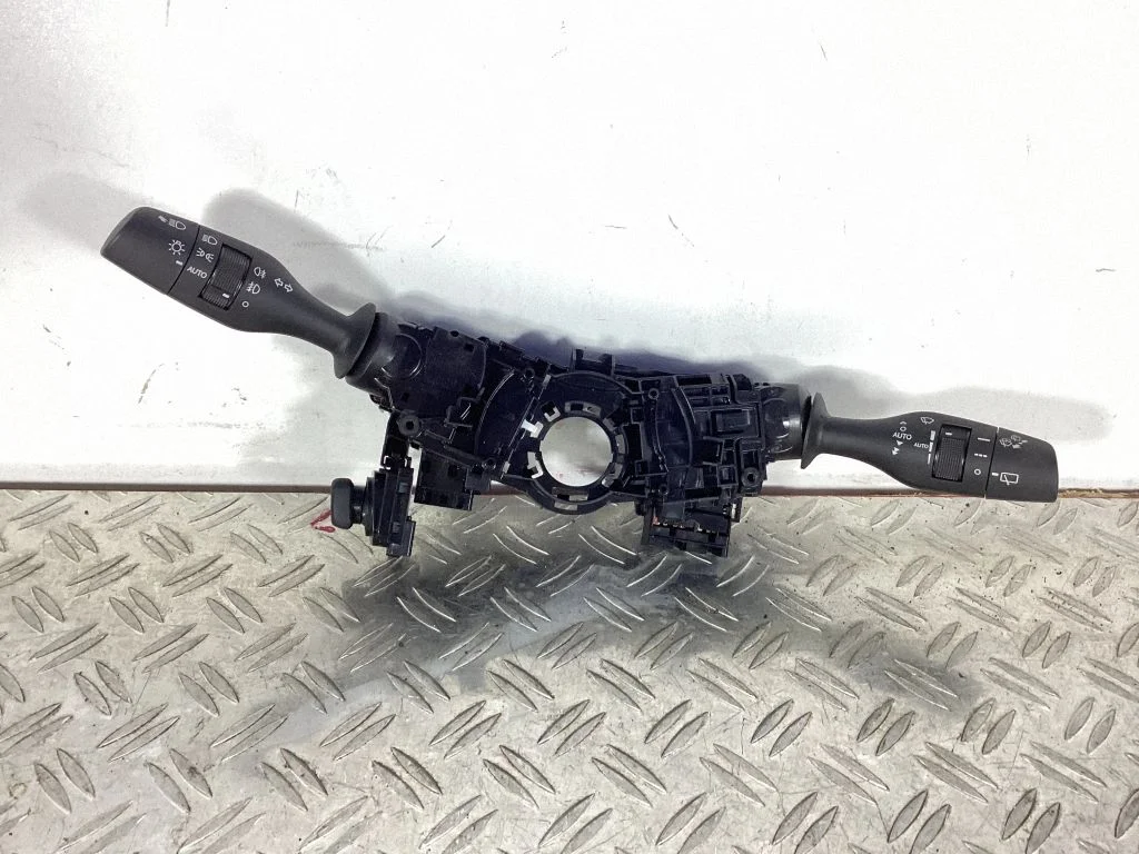 Wiper turn signal indicator stalk/switch – Lexus NX (2014-2021)