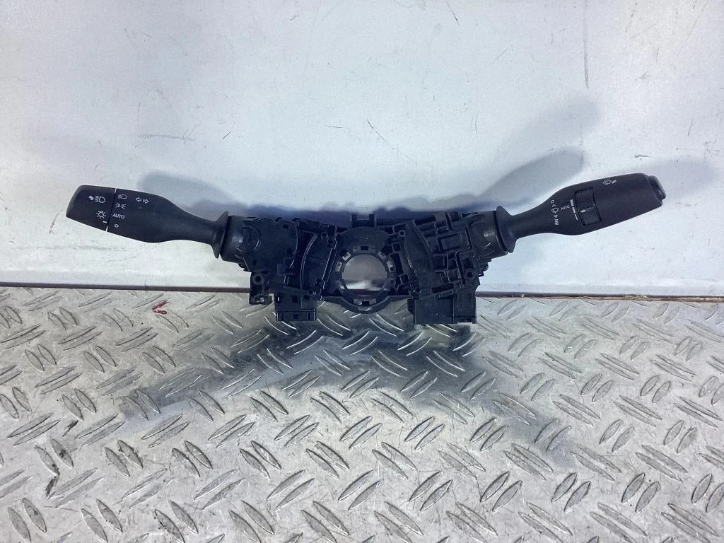 Wiper turn signal indicator stalk/switch – Lexus RC (2014-)