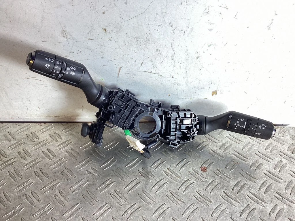 Wiper turn signal indicator stalk/switch – Lexus UX (2018-)