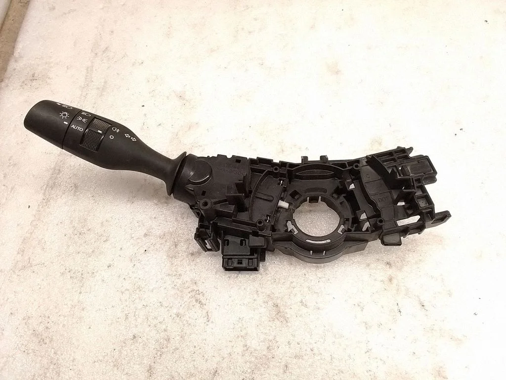 Wiper turn signal indicator stalk/switch – Lexus NX (2014-2021)