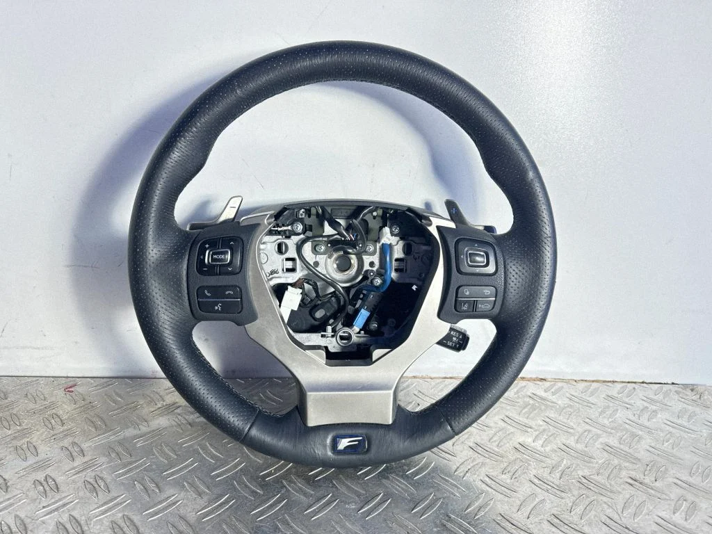 Stūre – Lexus RC (2014-)