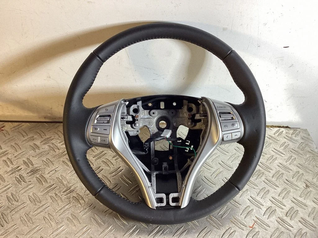 Steering wheel 34154207B